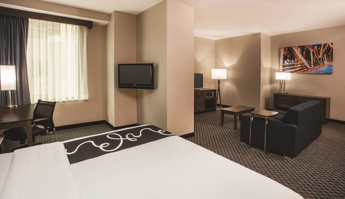 Suite, 1 King Bed, Non Smoking