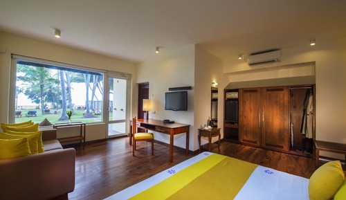 Room, Sea View