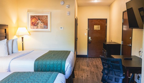 2 Queen Beds, 1 Double Bed, Superior Suite, Non-Smoking