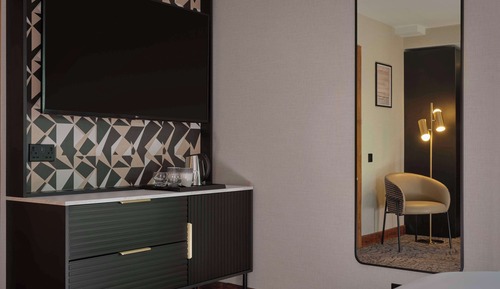 Deluxe Room, 1 King Bed