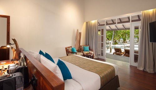 Deluxe Jacuzzi Beach Villa with Premium All Inclusive