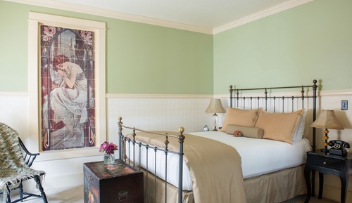Classic Room, 1 King Bed, Non Smoking