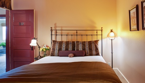 Suite, 1 Queen Bed with Sofa bed, Non Smoking, Kitchenette