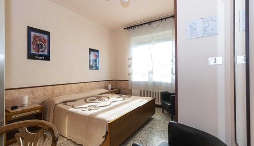Double Room, 1 Queen Bed