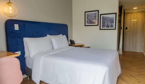 Room, 1 Queen Bed, Non Smoking, Balcony
