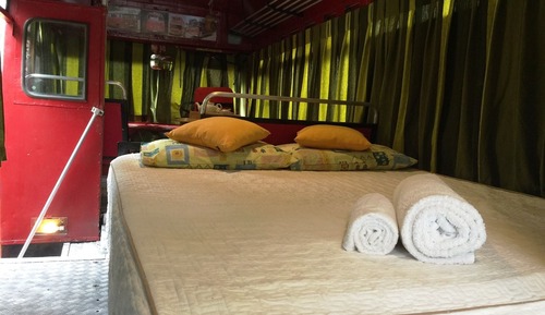 Bus Room 