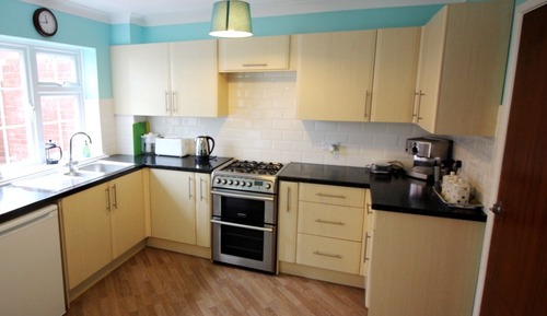 Family House, Ensuite, City View (3 Bayfields)