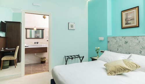 Deluxe room with double bed or 2 single beds (105)