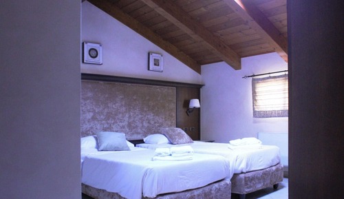 Standard Double or Twin Room (201)