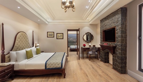 Room (Luxury Room)
