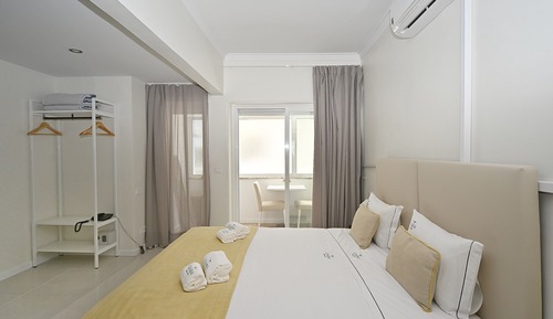 Studio, Private Bathroom