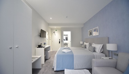 Double or Twin Room (Extra bed)