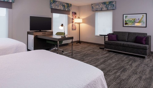 Studio, 2 Queen Beds, Refrigerator & Microwave (Wet bar)