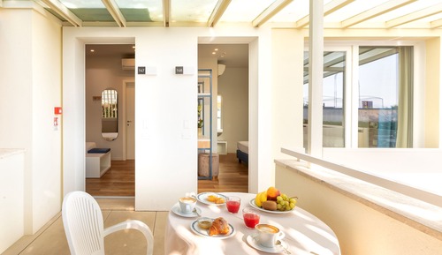 Superior Room, Pool View