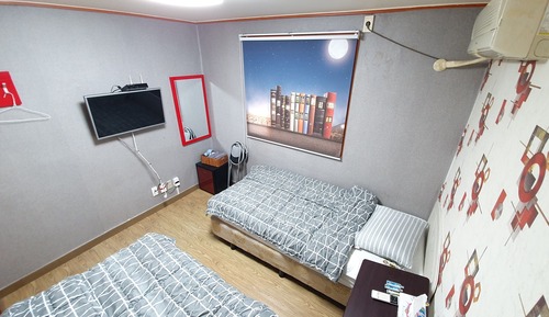 Deluxe Shared Dormitory, 2 Twin Beds, Private Bathroom (Female Only)