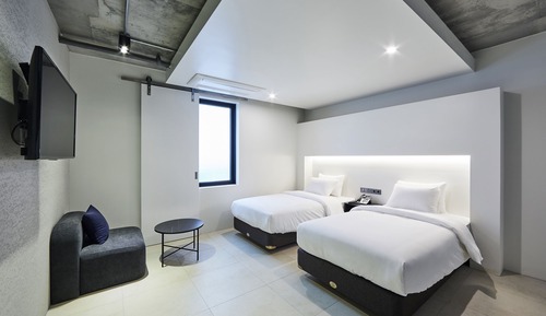 Deluxe Twin Room