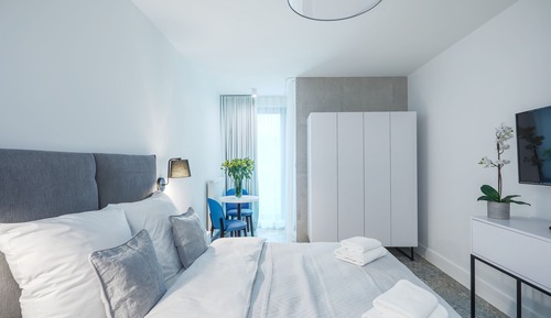 Apartament White