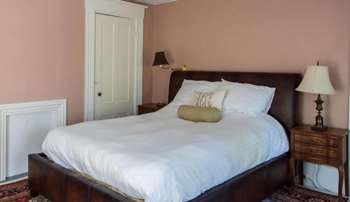 Deluxe Room, 1 Queen Bed, Non Smoking