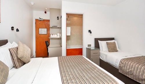 Triple Room