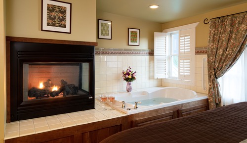 Luxury Single Room, Jetted Tub, Mountain View