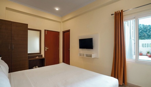 Terrace Family Suite Valley View