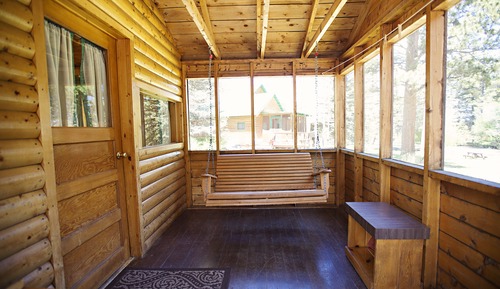 Traditional Cabin, 2 Bedrooms, River View