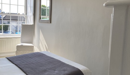Comfort Double Room, Ensuite (Champagne)