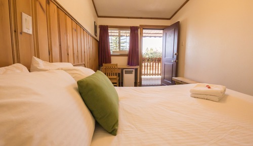 Standard Room, 1 Queen Bed