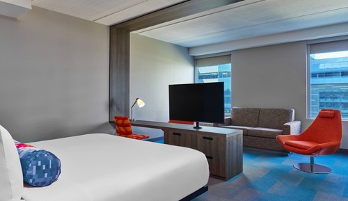 aloft, Suite, 1 King Bed with Sofa bed, Courtyard View