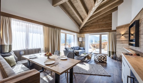Penthouse 3 bedrooms with lake view