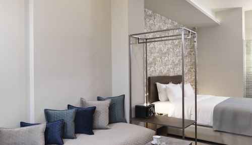 Suite, Patio, Jetted Tub (Urban)