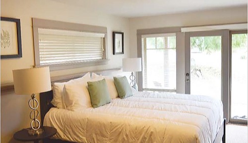 Lakeview 2 Bedroom Duplex King Beds (Pet Friendly)