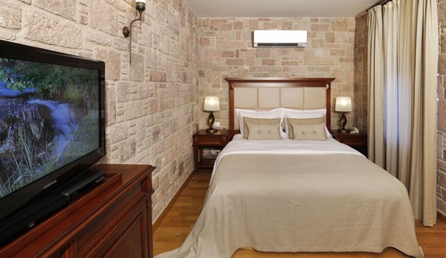 Room (Stone)