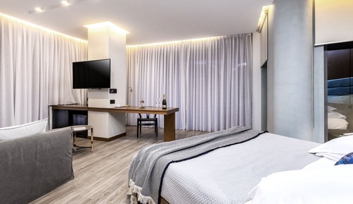 Suite, Sea View (King with Outdoor Jetted tub)