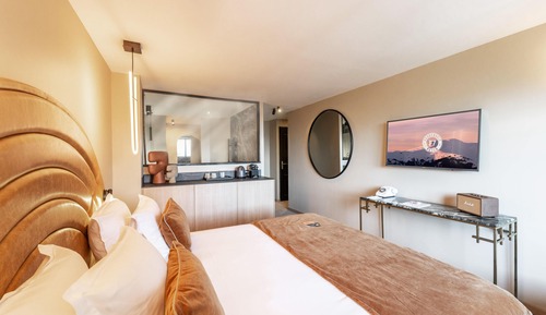 Junior Suite with Balcony