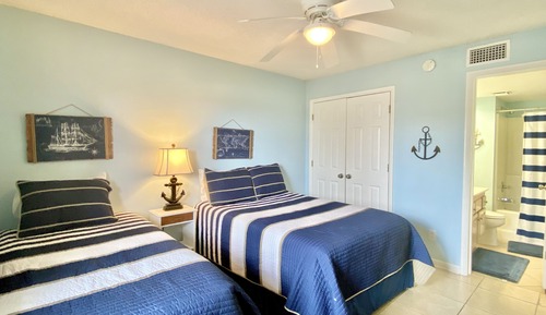 Condo, 2 Bedrooms, Balcony, Beachfront