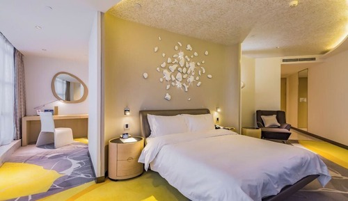 Cosmic Deluxe Room 