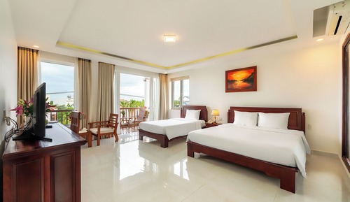 Deluxe Triple Room, 1 Bedroom, City View