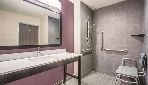 Room, 1 King Bed, Accessible, Mountain View (Mobility Accessible)