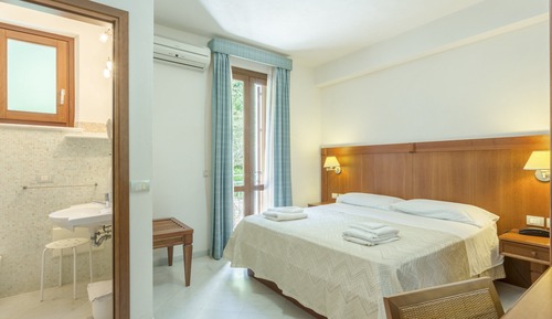 Standard Double Room, Balcony, Mountain View