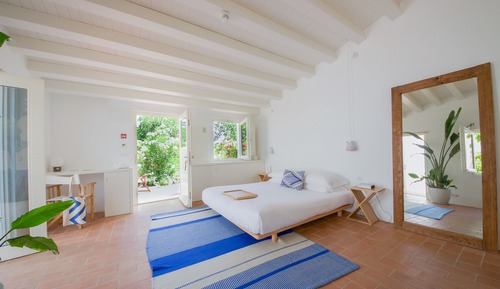 Bungalow, Courtyard Area