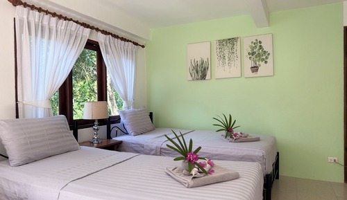 Family Apartment with Garden View