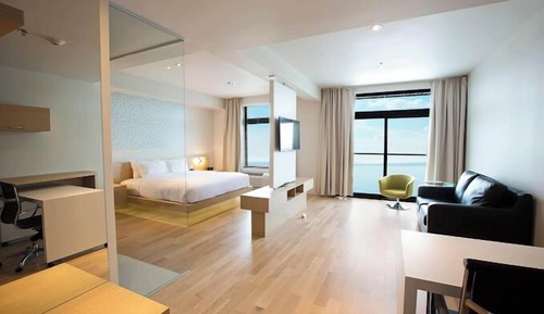 Junior Suite, 1 King Bed, Lake View