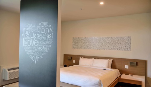Junior Suite, 1 King Bed with Sofa bed, Lake View