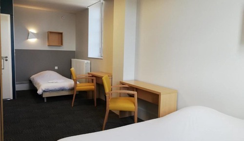 Standard Triple Room, Private Bathroom