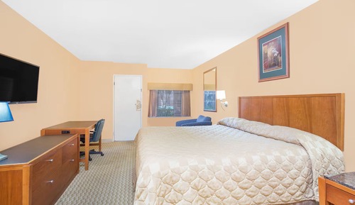 Deluxe Room, 1 King Bed, Non Smoking