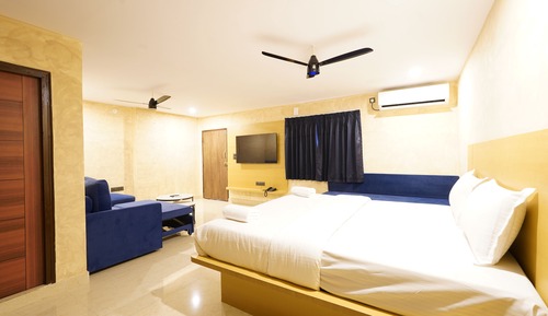 Junior Penthouse, City View