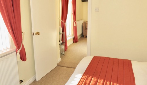 Family Suite, Ensuite (Room 4)