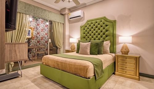 Classic Room, Courtyard View