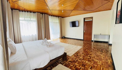 Executive Apartment, Garden View